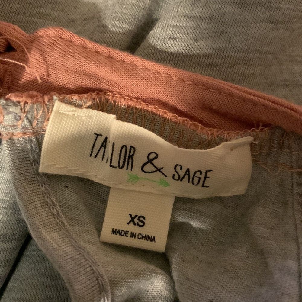 Tailor & Sage laced halter  gray tank top Sz XS - Picture 2 of 4
